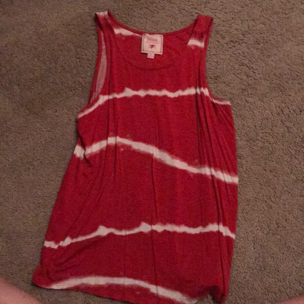 Red button back tank top